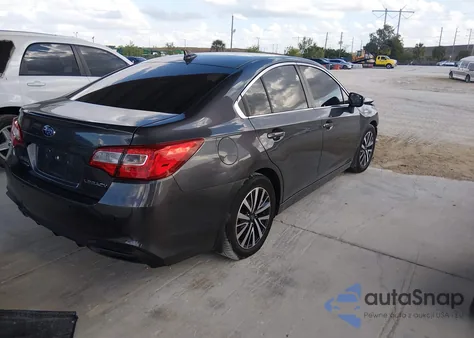 2019 Subaru Legacy 2.5I Premium из США, поврежденный, VIN 4S3BNAH66K3002376